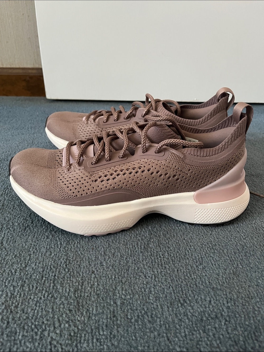 Lululemon athletica NWOT Women's Knit Lace-Up Sneakers in Dusty Rose